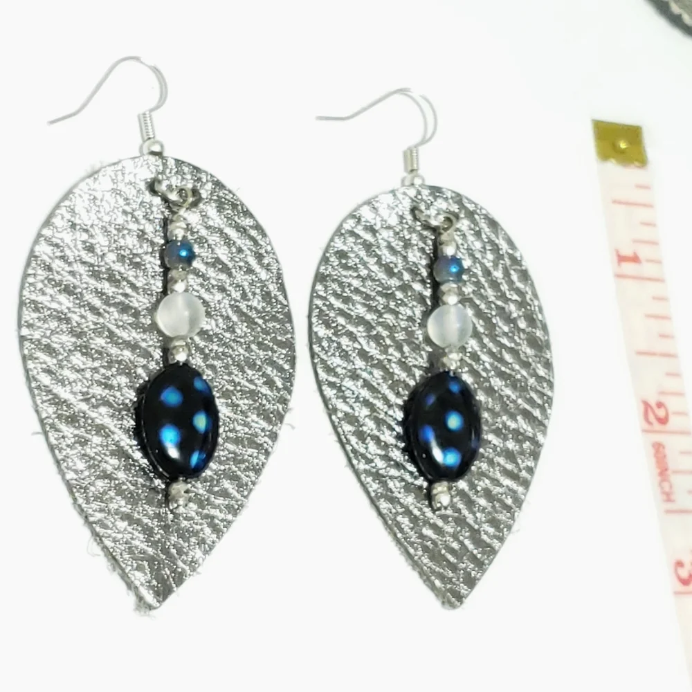 3/$25 💛BEAUTIFUL HANDMADE EARRINGS 💛 or all for $55 - Picture 6 of 7